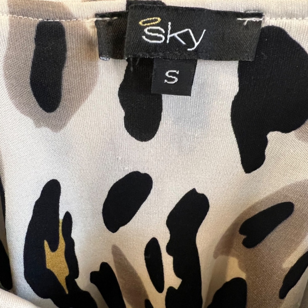 Top - Picture 3 of 5